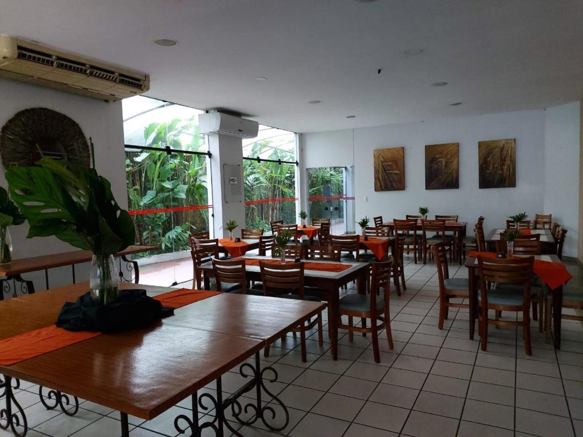 Tarik Fontes Plaza 4*